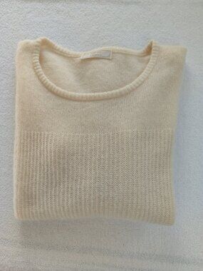 Japan 100 % Cashmere Cream  Scoop Neck Sweater S/M